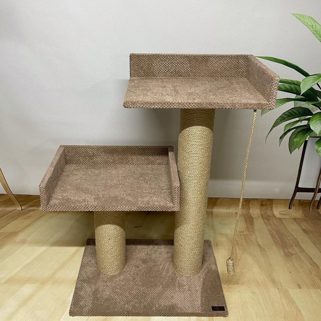 The photo shows the functional and spacious "Compact" complex for your pets! The total height is 90 cm Columns with a diameter of 12.5 cm. Base 60*40 cm Deckchairs 45*30 cm Upholstery colors in assortment 👌 – Cat Home