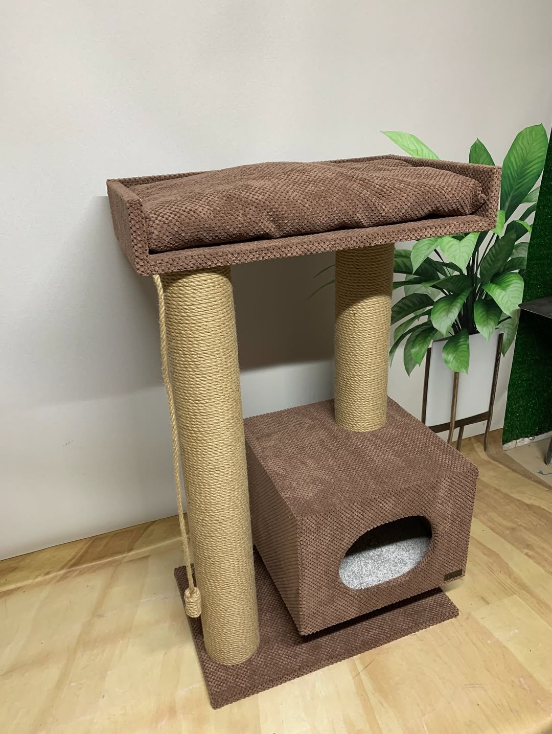 The "Dream" complex with a height of 100 cm has already conquered many with its functionality, compactness and stylish appearance. – Cat Home